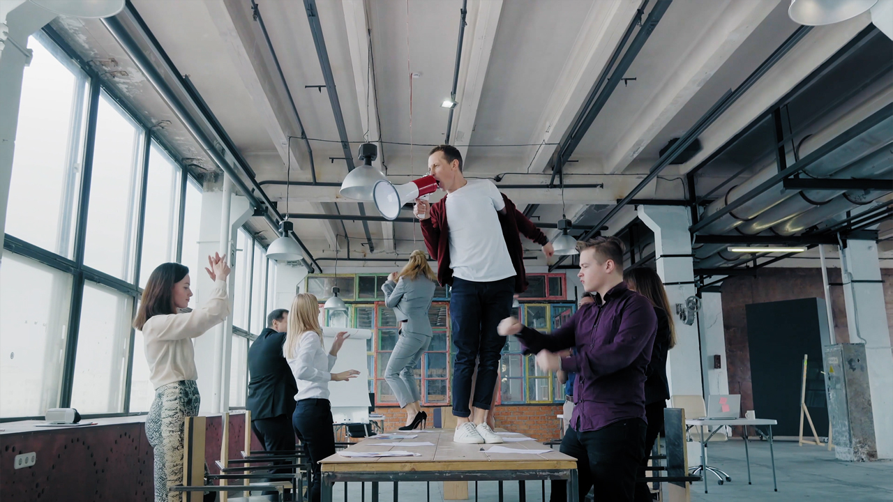 AutoConverse now available for leasing brokers